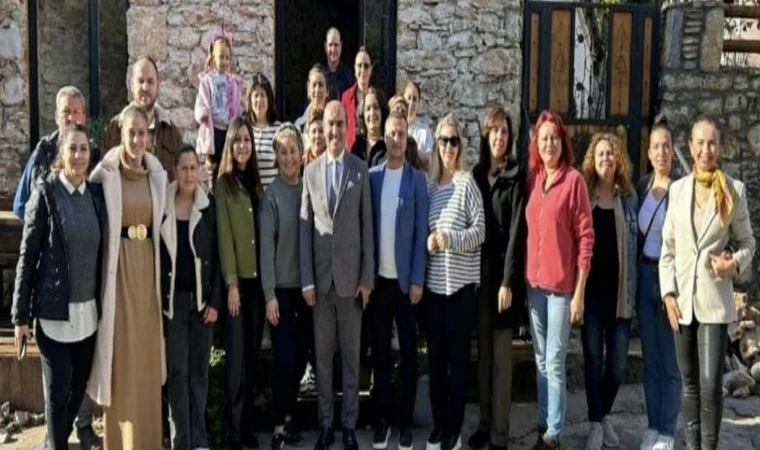 "VELİ BULUŞMALARI PROJESİ" KAPSAMINDA SANAT ATÖLYELERİ ÇALIŞMASI DÜZENLENDİ