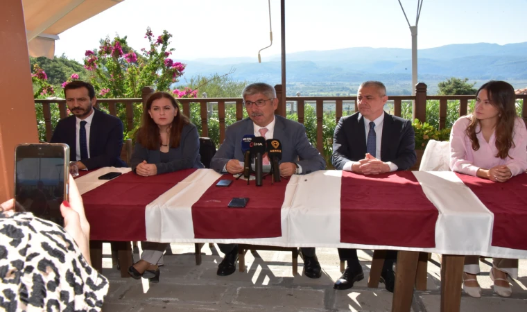 REKTÖR KAÇAR, GÖREVE GELİŞİNİN 3. YILINDA BASINLA AKYAKA’DA BULUŞTU