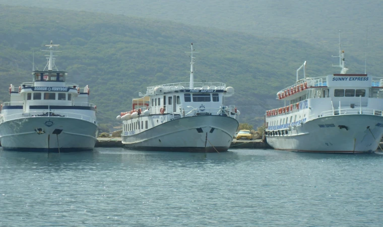 YAZ YOĞUNLUĞU FERİBOT SEFERLERİNİ ARTIRDI: BODRUM-DATÇA HATTINDA GÜNLÜK SEFER SAYISI 4'E ÇIKARILDI
