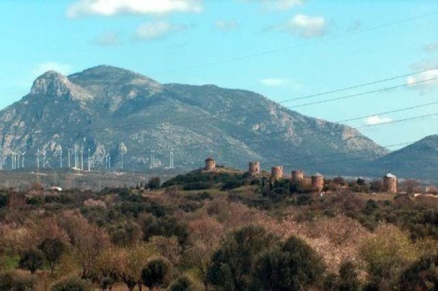 EMECİK DAĞININ ÖYKÜSÜ