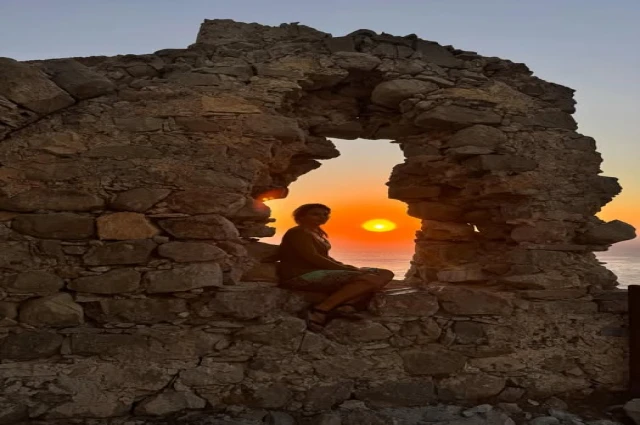 KOMŞUMUZ " H A L K İ " ADASI