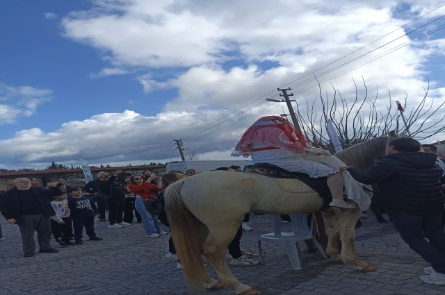 GEÇMİŞ ZAMAN OLUR Kİ...