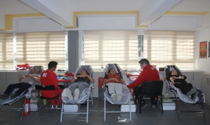 DATÇA, DEPREMZEDELERE KAN BAĞIŞINA YOĞUN İLGİ GÖSTERDİ