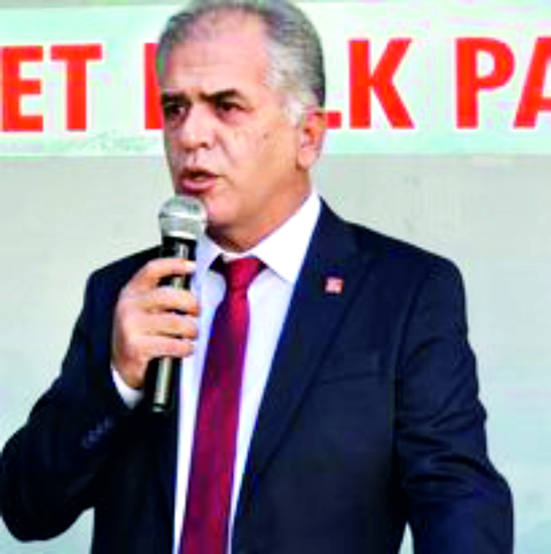 "BİR ARAYA GEL­MEK BAŞ­LAN­GIÇ­TIR, BİR ARADA DURABİLMEK İLER­LE­MEDİR, BİRLİKTE ÇA­LIŞ­MAK BA­ŞA­RI­DIR”