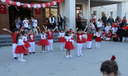 KABAKLARLI İLKOKULUNDA CUMHURİYET COŞKUSU