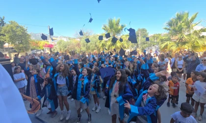 Sebiha ARSLAN :DATÇA’DA KARNE SEVİNCİ: 664 ÖĞRENCİ MEZUNİYET COŞKUSU YAŞADI