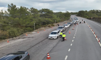 BALIKAŞIRAN YOLUNDA GÜVENLİK ÇEMBERİ - 13 GÜNDE 23 BİN KİŞİ SORGULANDI
