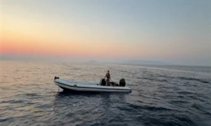 DATÇA AÇIKLARINDA GERİ İTİLDİ, SAHİL GÜVENLİK TARAFINDAN KURTARILDI