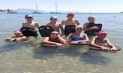 Datça Cemevi'nden Çocuklara Ücretsiz Yüzme Dersleri Başladı