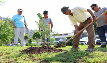 DATÇA’ NIN  DOĞA DEDESİ 650 FİDANİ MARMARİS'E KAZANDIRILDI