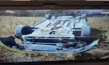 ÖZBEL’DE FREN FACİASI: TİCARİ TAKSİ TARLAYA UÇARAK TERS DÖNDÜ