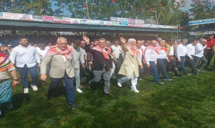 32. SEKİ YAĞLI PEHLİVAN GÜREŞLERİ’NDE BAŞPEHLİVAN İSMAİL KOÇ OLDU