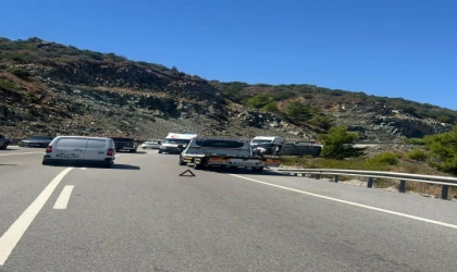 DATÇA–MARMARİS KARAYOLUNDA ZİNCİRLEME KAZA: 3 ARAÇ BİRBİRİNE GİRDİ, 7 KİŞİ YARALANDI