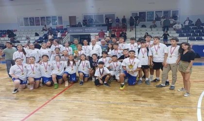 EGE DOSTLUK BASKETBOL TURNUVASI TAMAMLANDI: DATÇA’DA REKABET SAHADA, DOSTLUK TRİBÜNDE YAŞANDI