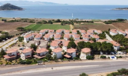 RAYKENT SAKİNLERİNDEN DURAK TEPKİSİ: “VALİZLE 1 KİLOMETRE YÜRÜMEK ZORUNDA KALIYORUZ”