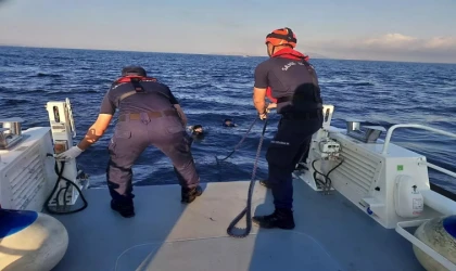 YÜZEREK YUNANİSTAN'A GEÇMEYE ÇALIŞAN 5 KAÇAK GÖÇMEN YAKALANDI