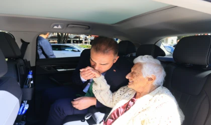 91 YAŞINDAKİ NEYLÜFER TEYZE TOGG HAYALİNİ GERÇEKLEŞTİRDİ