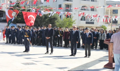 CUMHURİYETİMİZİN 102. YILI İÇİN ÇELENK SUNMA TÖRENİ DÜZENLENDİ