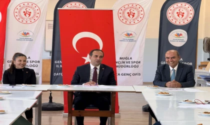 DATÇA’DA OKUL SPORLARINA EMEK VERENLERE BAŞARI BELGESİ TAKDİM EDİLDİ
